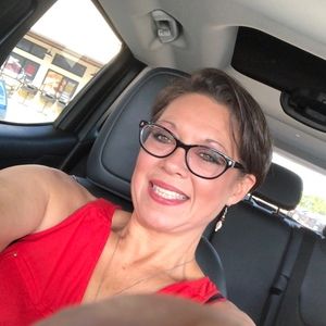 Meet your Posher, Toni